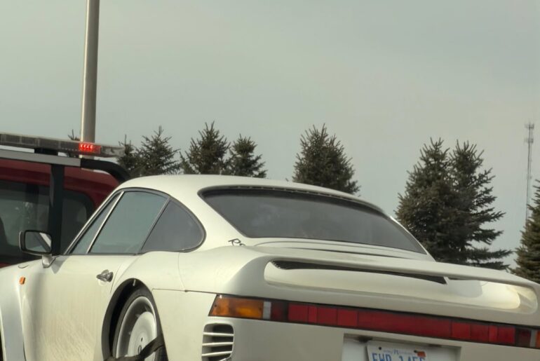 [Unknown]Was this a real 959 I saw today in Naperville, IL?