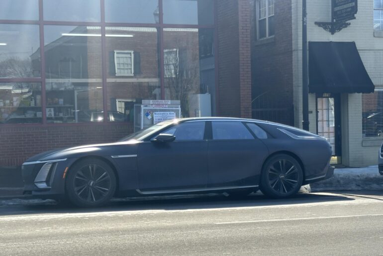 [Cadillac Celestiq]