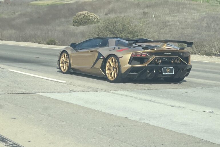 [unknown Lamborghini]