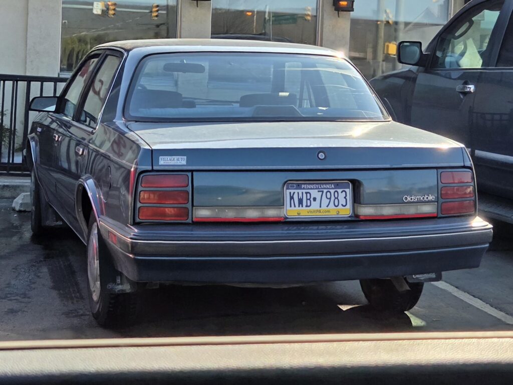 Pretty clean 1992 Oldsmobile Cutlass I saw today.