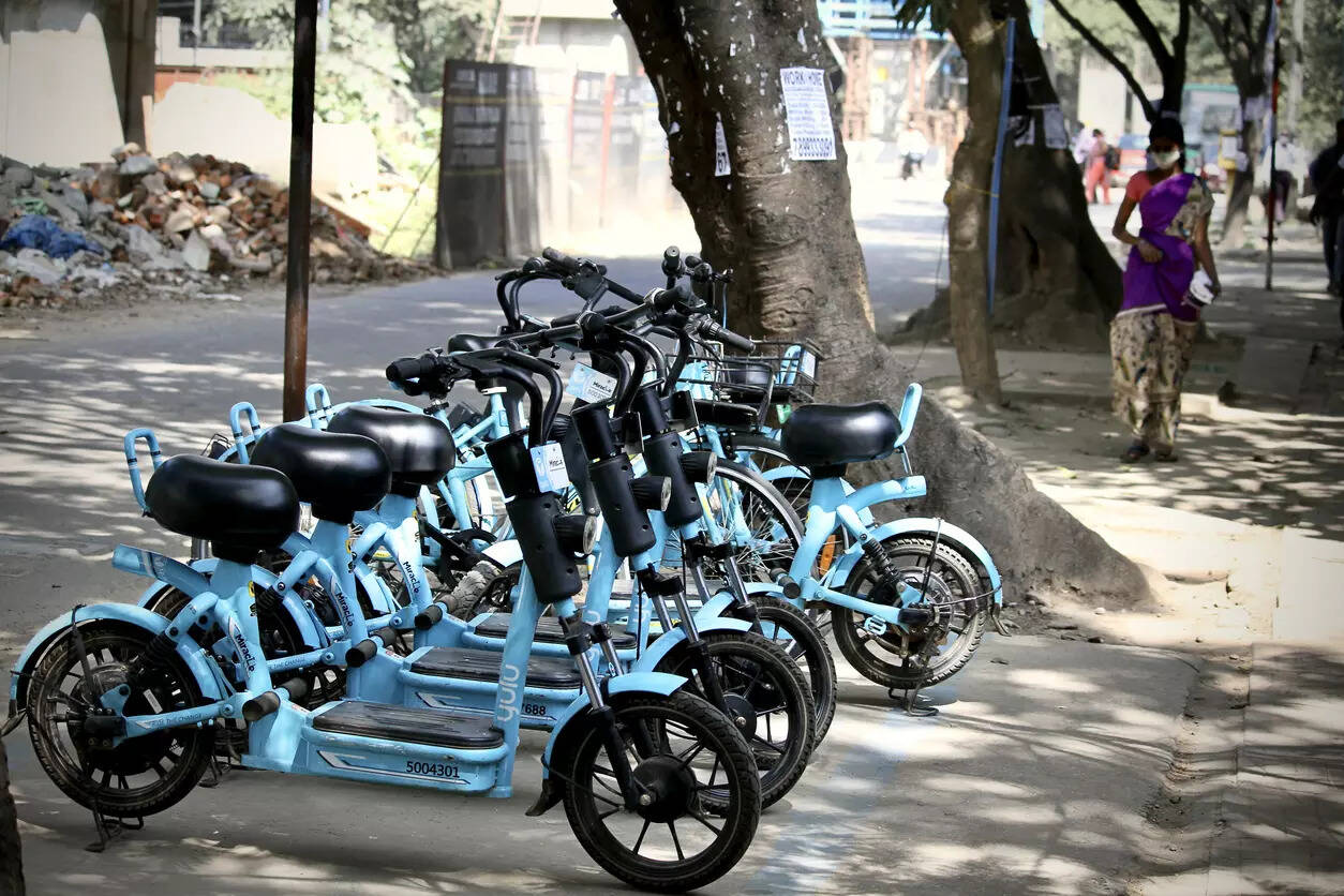 <p>Electric two-wheelers are not only noiseless but also produce zero tailpipe emissions, prompting govt to choose them to avoid adding to noise or air pollution. </p>