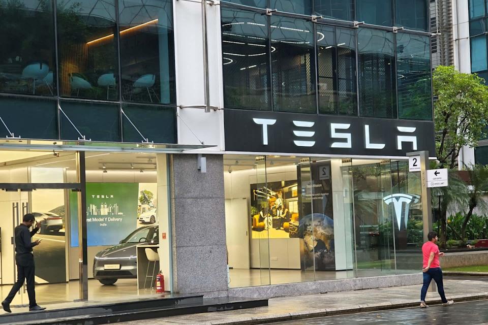 Tesla paywalls safety feature behind $99/month subscription: 'Making [it] more accessible should be the priority'