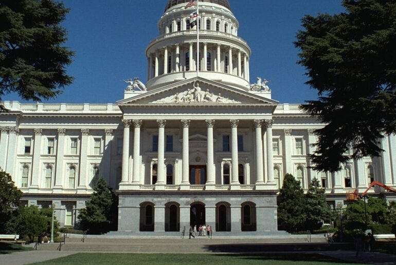 Bill to extend road charge pilot moves forward