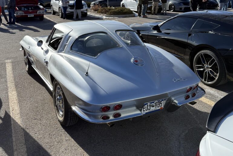 Chevy Corvette Sting Ray Split Window [3753x3753]