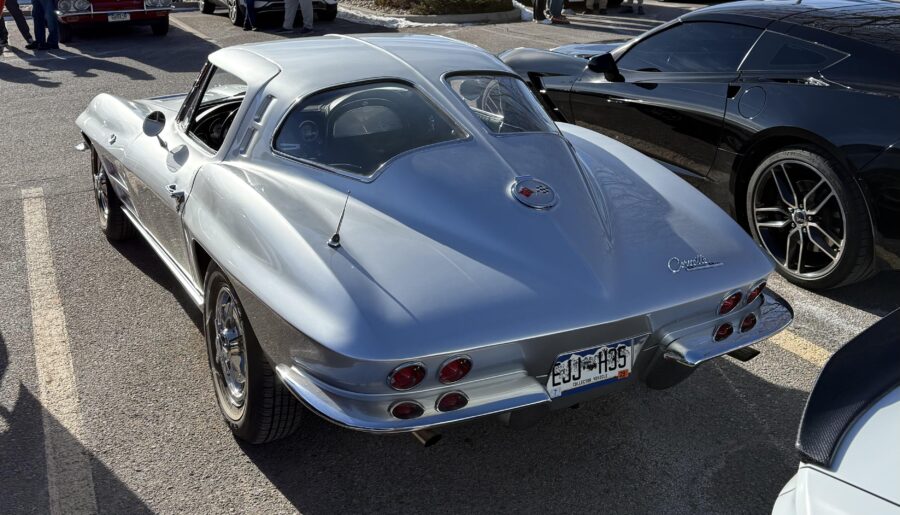 Chevy Corvette Sting Ray Split Window [3753×3753]