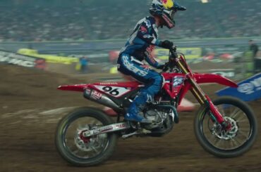 Hunter Lawrence takes over title-fight lead at Glendale Supercross!