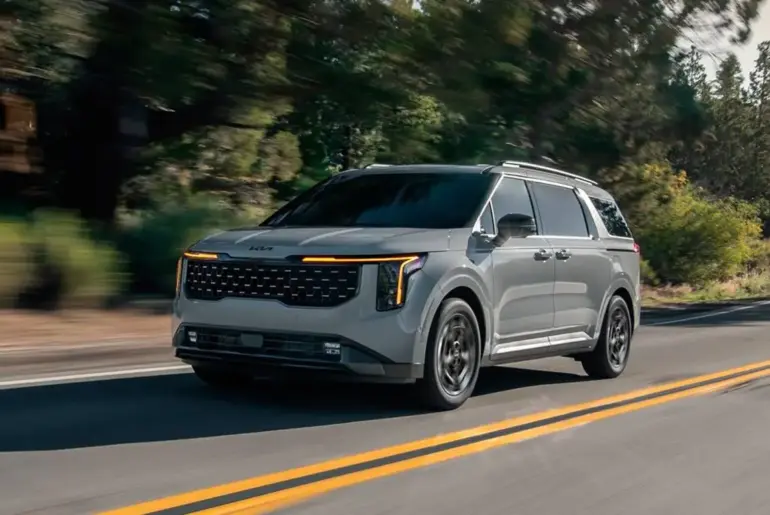 Hybrid cars more reliable than EVs and plug-in hybrids, study finds