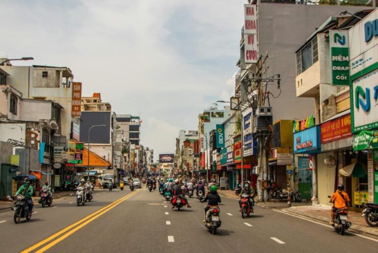 Vietnam setting bans on gasoline motorcycles next year, followed by cars