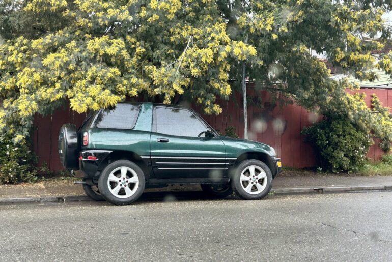 2 door RAV with unknown wheels