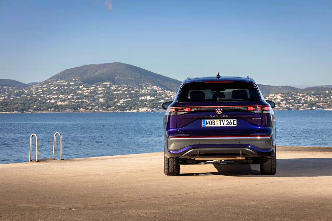 VW Tayron rear view