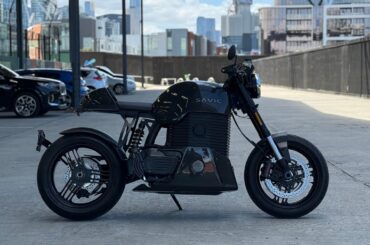 I RIDE THE SAVIC ELECTRIC MOTORCYCLE! LOOK AT IT!