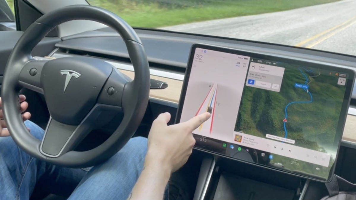 Tesla drops “Autopilot” name to avoid California sales ban