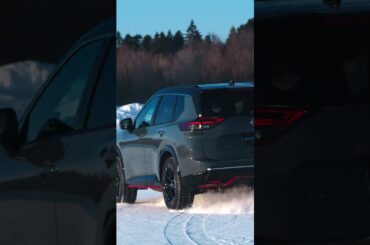 Nissan X-Trail NISMO on snow