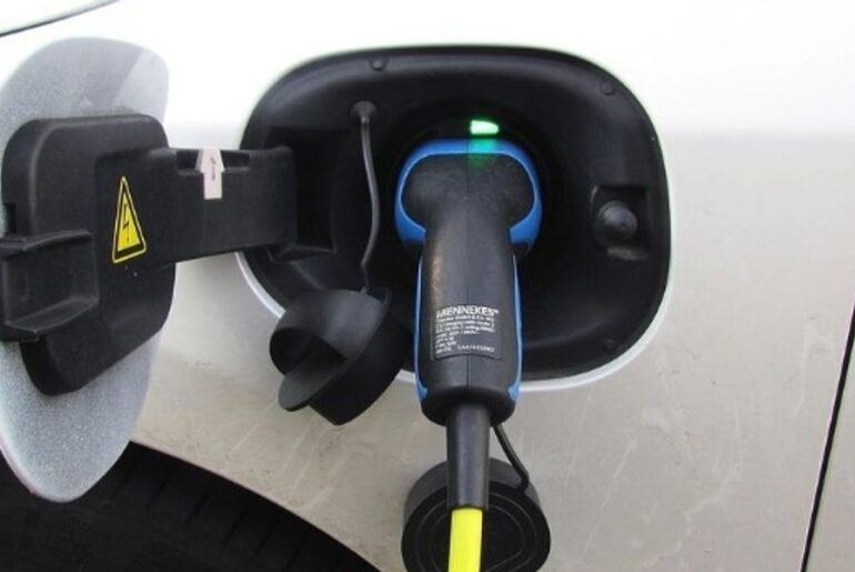 Blow for plug-in hybrids - no more subsidies