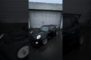 Every detail makes for a majestic MINI. 🖤