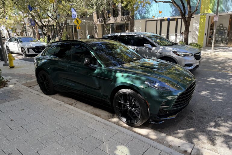 Nice [Aston Martin DBX 707] in Miami