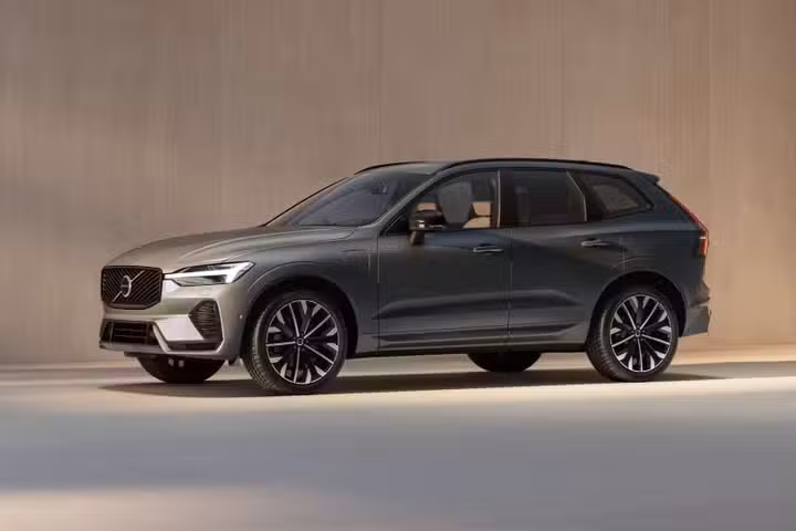2026 Volvo XC60 front three-quarter