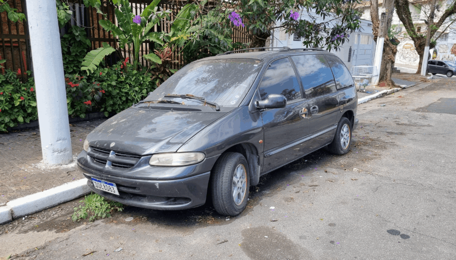 Chrysler Caravan [4000×2252]