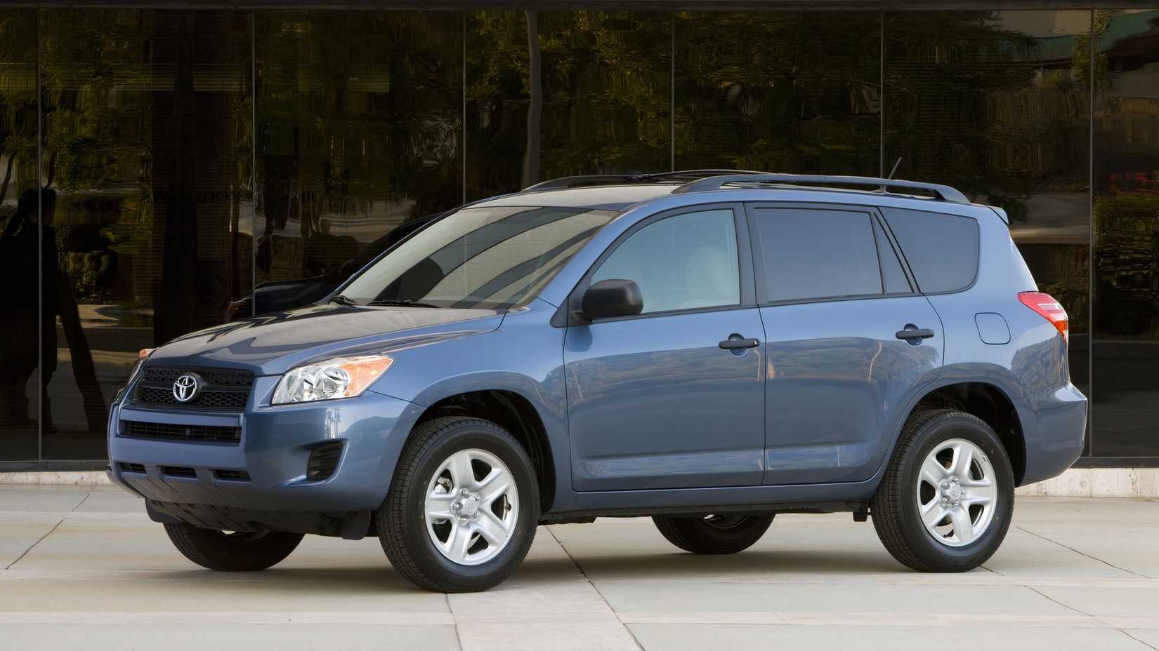 2012 Toyota RAV4 front quarter