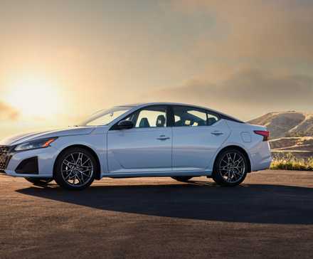 Front 3/4 shot of a 2023 Nissan Altima