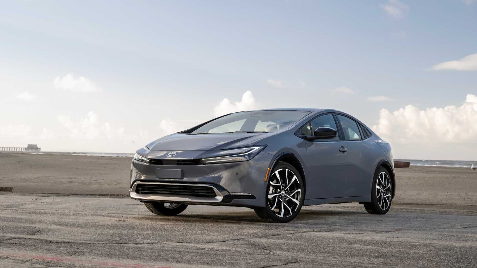 2025 Toyota Prius Plug-In Hybrid Gray Front Three-Quarter