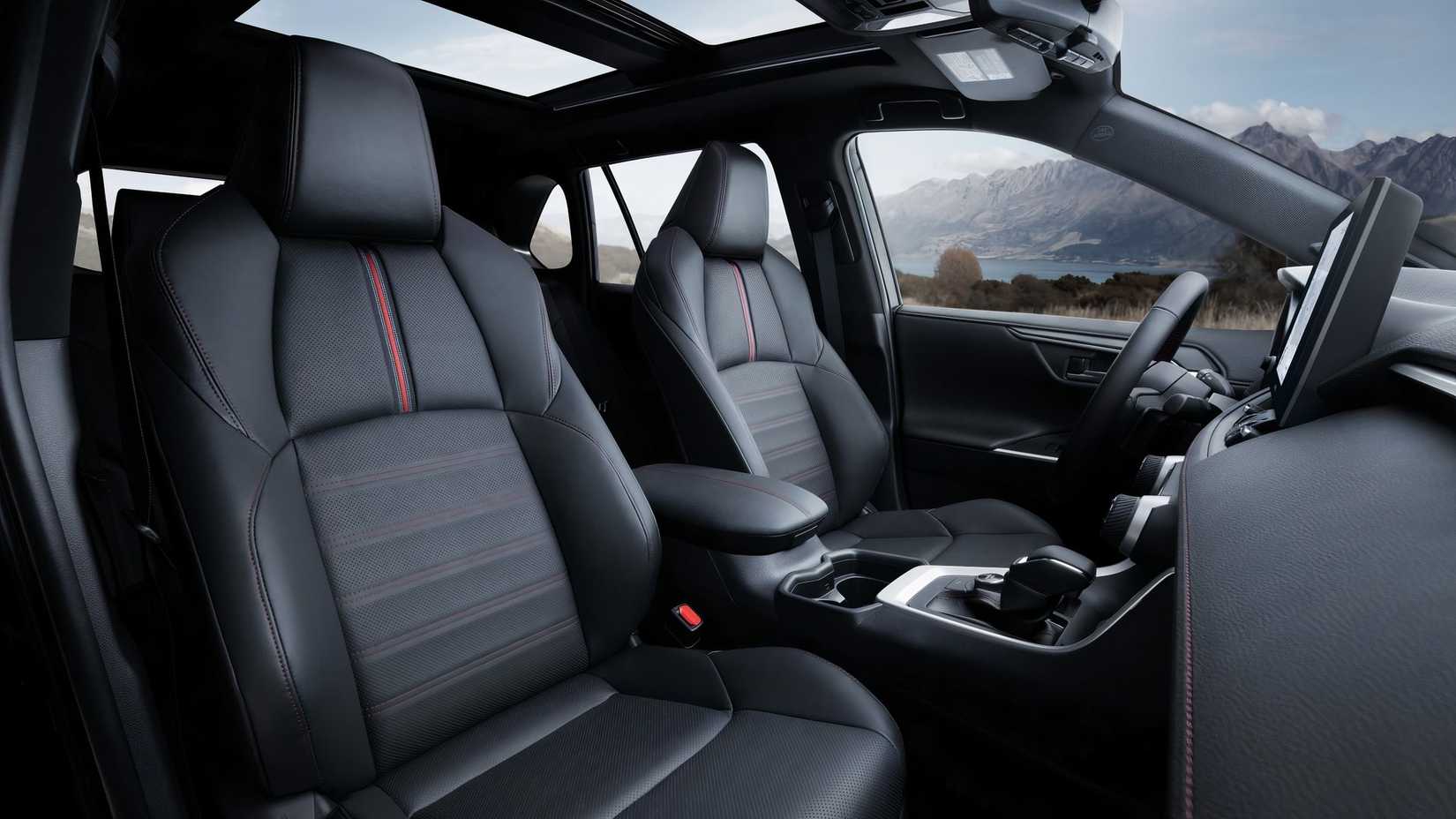2025 Toyota RAV4 PHEV 3