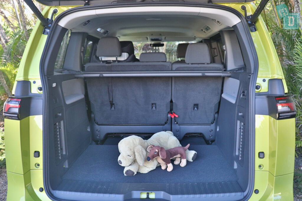 2025 Volkswagen ID Buzz Pro SWB boot space for dogs with two rows of seats in use