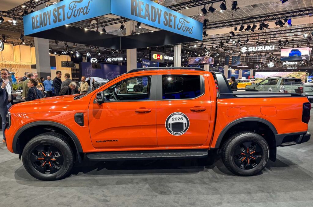 2026 Ford Ranger Plug-in Hybrid Wildtrak side