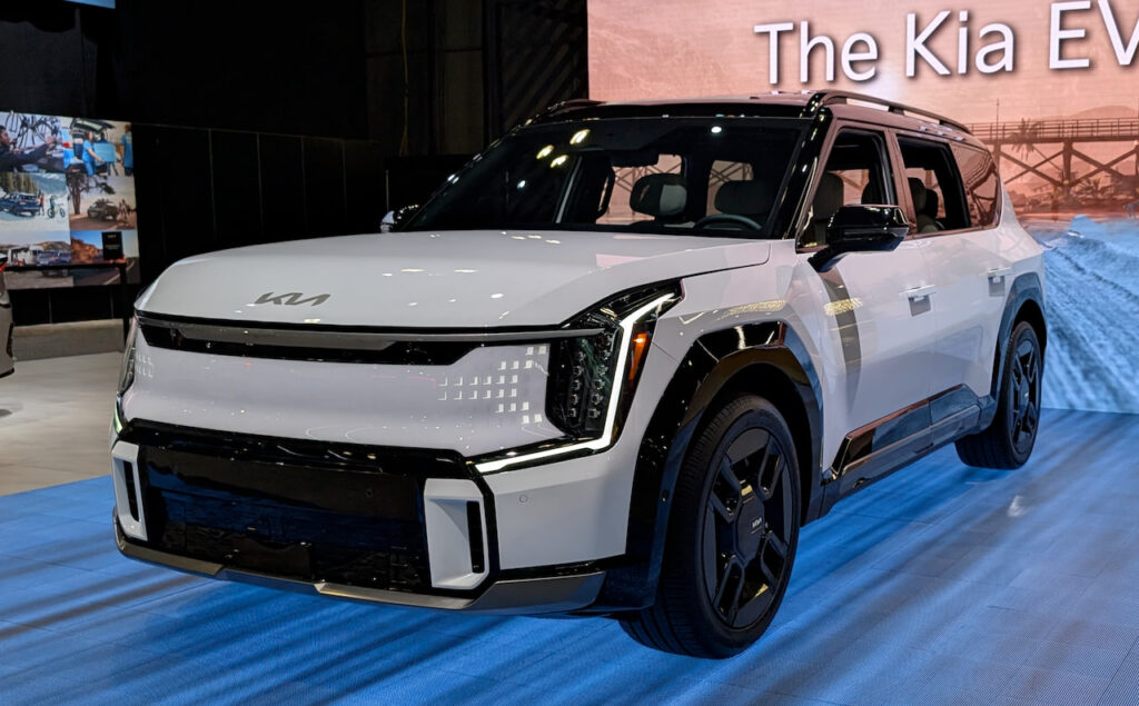 2026 Kia EV9 GT-Line front three quarters