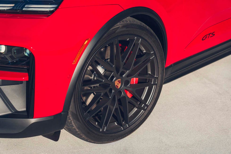 2026 porsche macan gts ev