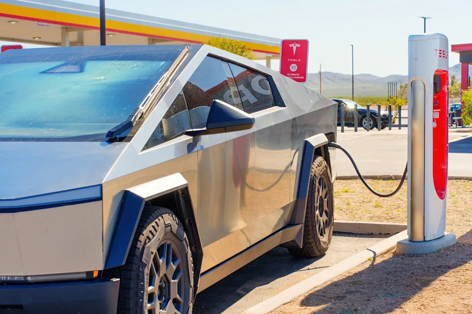 cybertruck charging