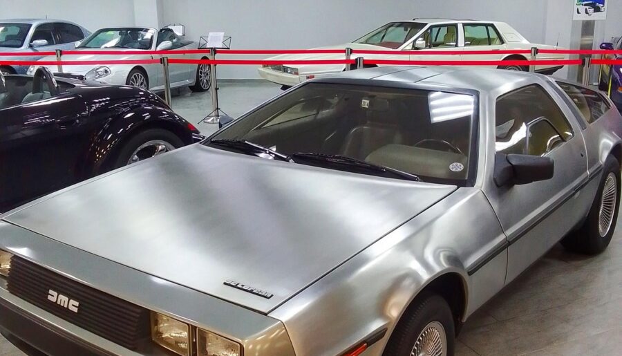 DeLorean at the Nick Panuli Museum, Sirius [1620×2160]