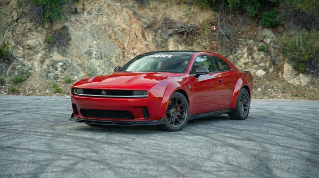 2026 Dodge Charger Widebody R/T 2-Door [2752x1536]