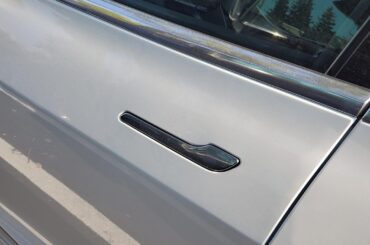 China bans Tesla-style hidden door handles over safety fears