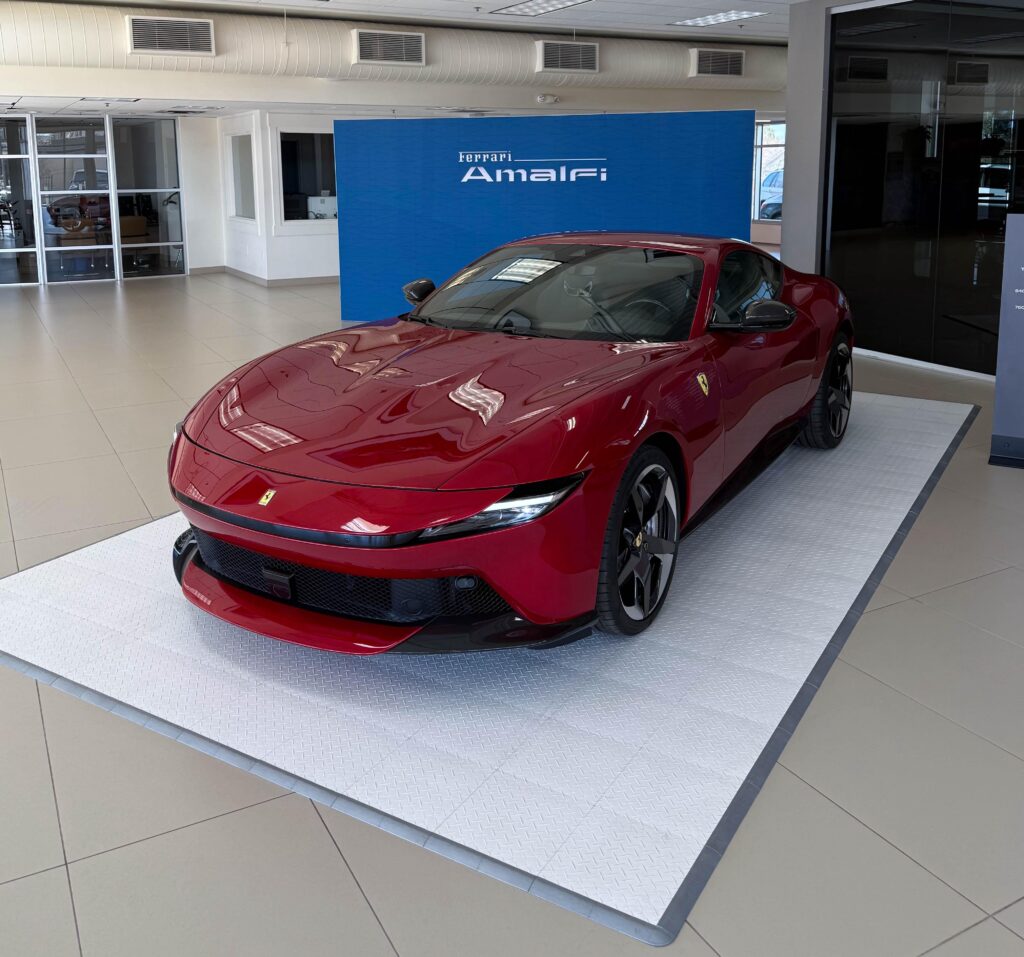 Ferrari Amalfi [4147x3875]