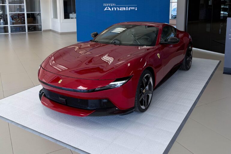 Ferrari Amalfi [4147x3875]