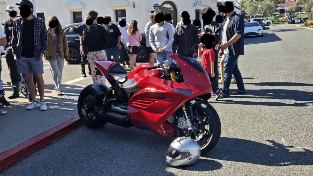 Saw this [MTT 420RR] which is a turbine powered motorcycle that can go ...