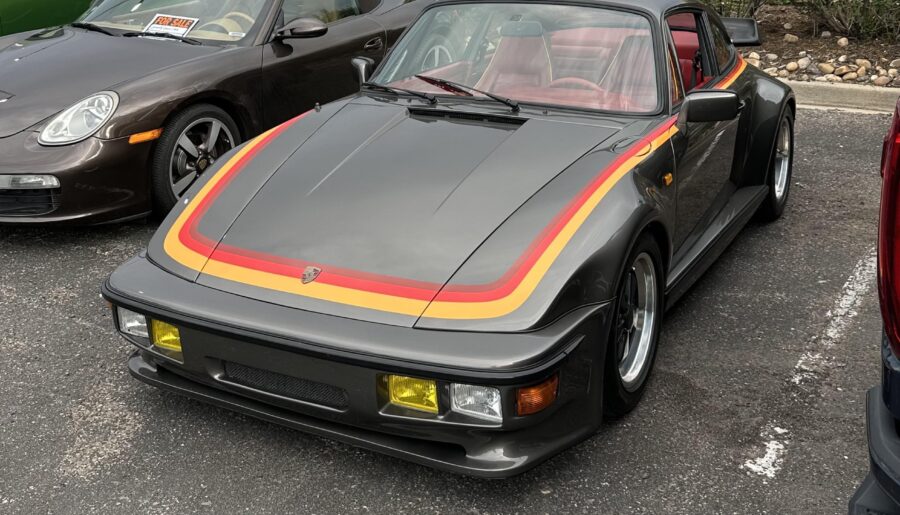 Porsche 930 Turbo Slantnose [2544×2544]