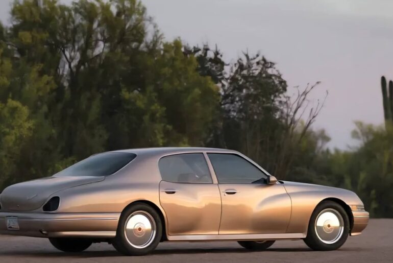 1999 Packard Twelve prototype.