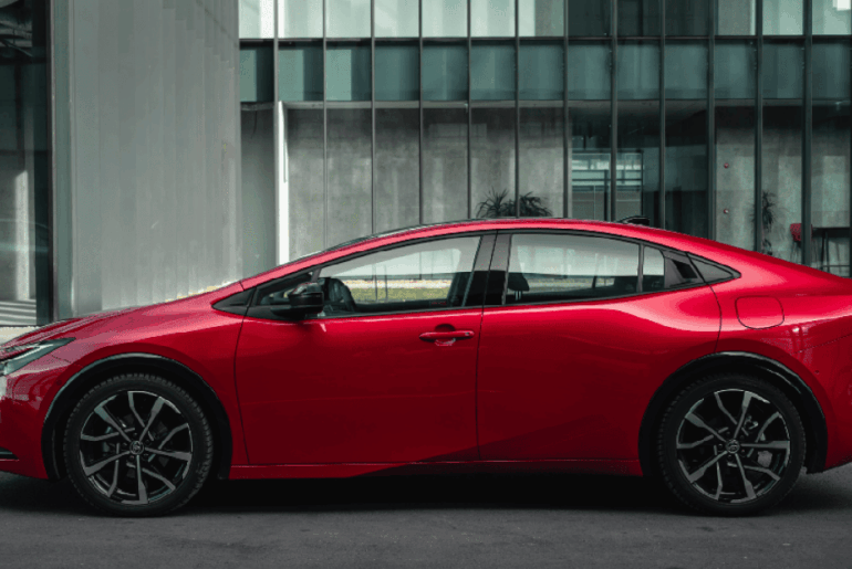 Comparing Toyota Prius Prime alternatives