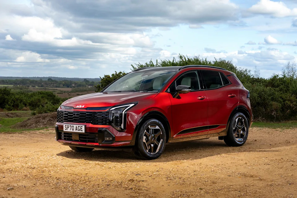 The Sportage is available with petrol and hybrid powertrains. (Kia)