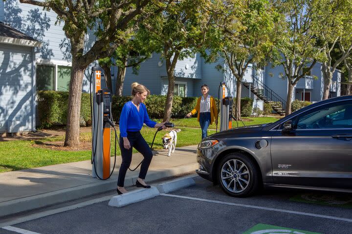 ev fast charging ports grow by 30 000 as ev sales fall off in 2025