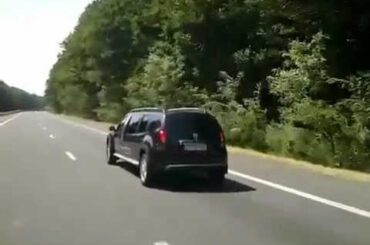 A Dacia Duster limo being driven on the road, It was created by 23 Romanian university students. Below is more info and a description