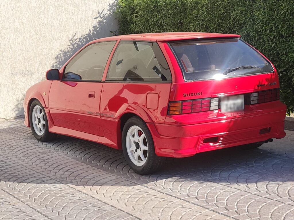 Spotted a very clean [Suzuki Swift GTi]