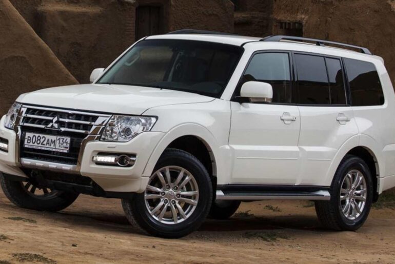 2016 Mitsubishi Pajero/Montero. The Official SUV Of....