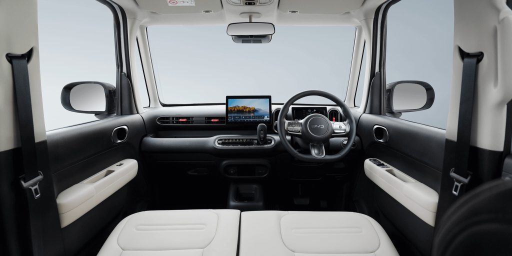 BYD-first-kei-car-EV-interior