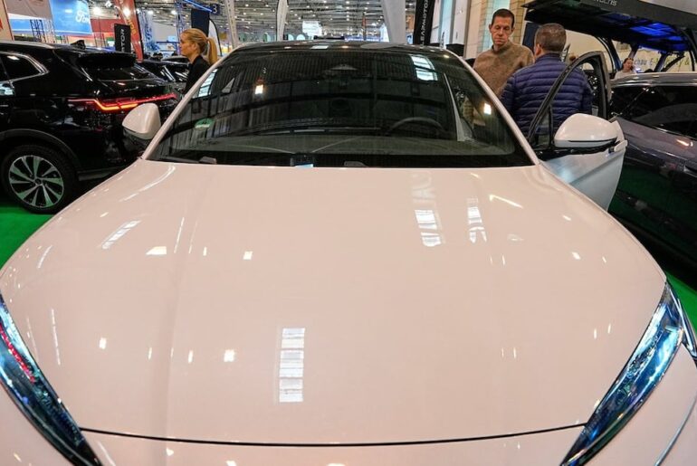 Canadians support arrival of Chinese electric vehicles: poll