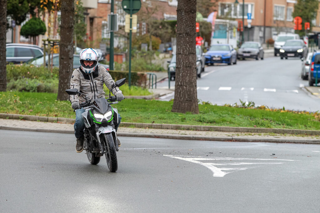 Kawasaki Z e-1 road test - THE PACK - Electric Motorcycle News