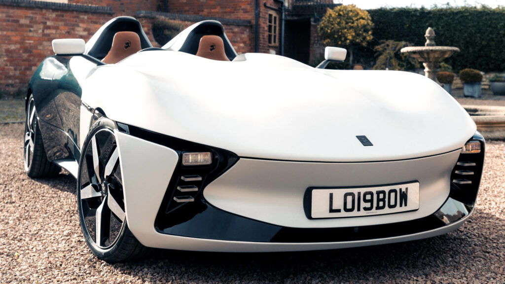  Ex-Tesla Engineer Says EVs Took A Wrong Turn, Longbow Thinks There’s A Better Way