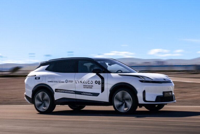 Lynk & Co 08 Achieves Guinness World Record by Reaching 293 Kilometers in 100% Electric Mode
